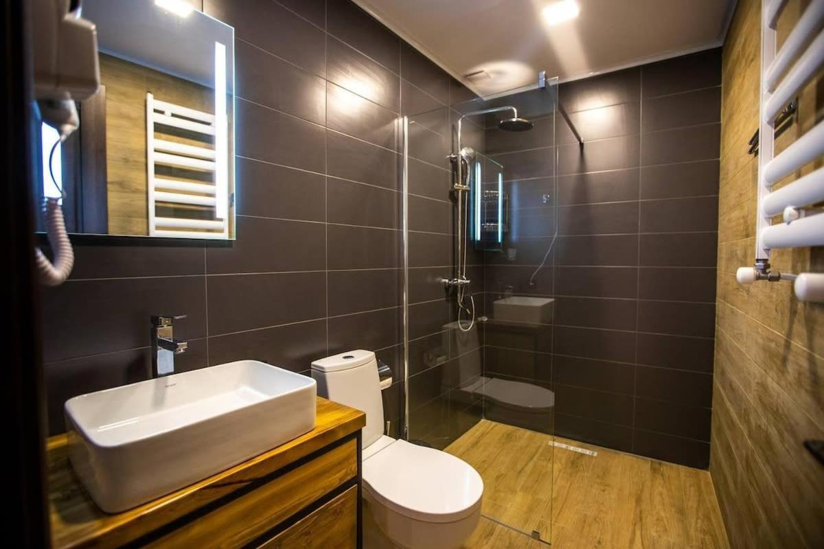3Br Apt W Huge Terrace & Magnificent Views Tbilisi Exterior foto